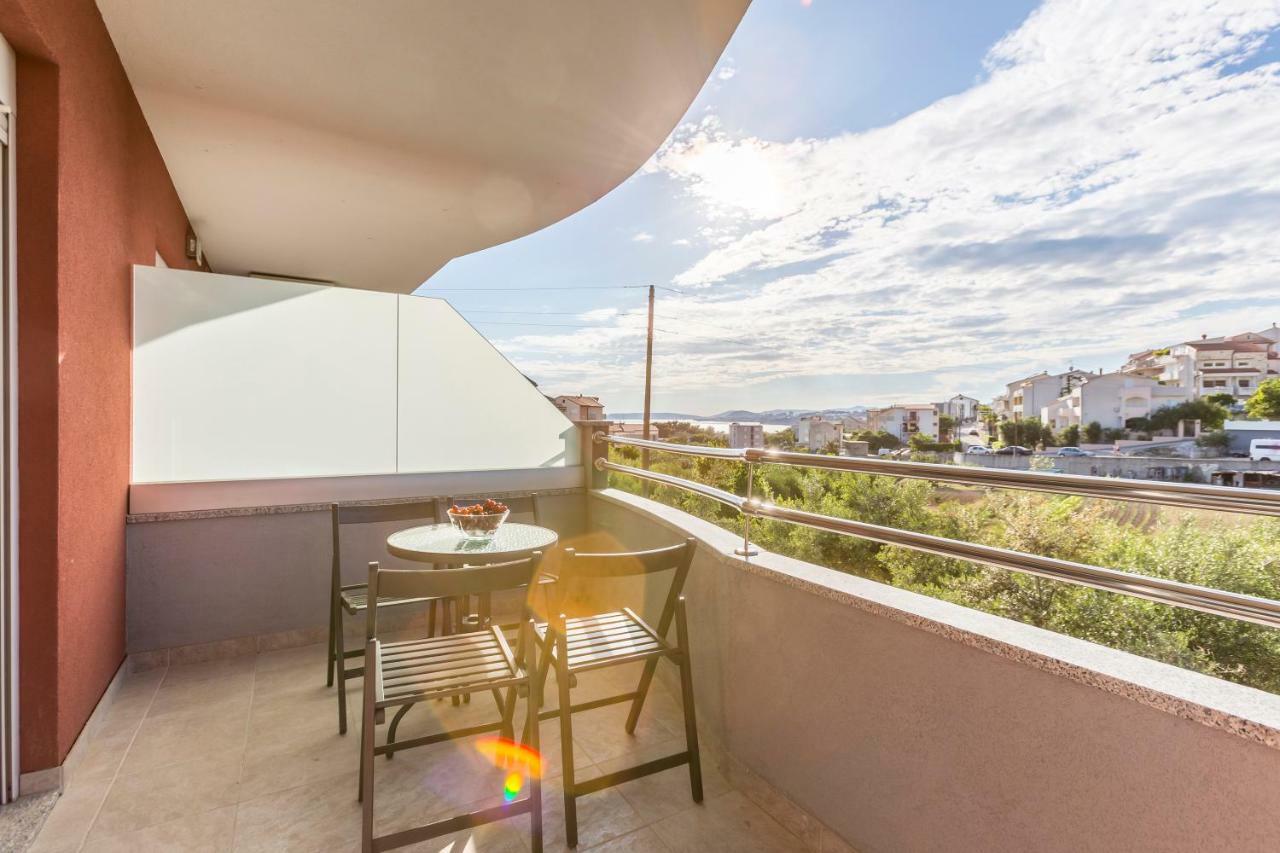 Apartments Karlo Подстрана Екстериор снимка