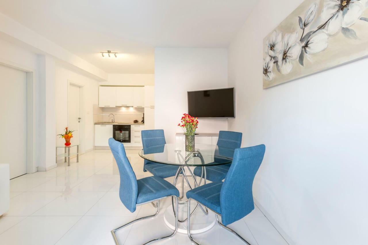 Apartments Karlo Подстрана Екстериор снимка