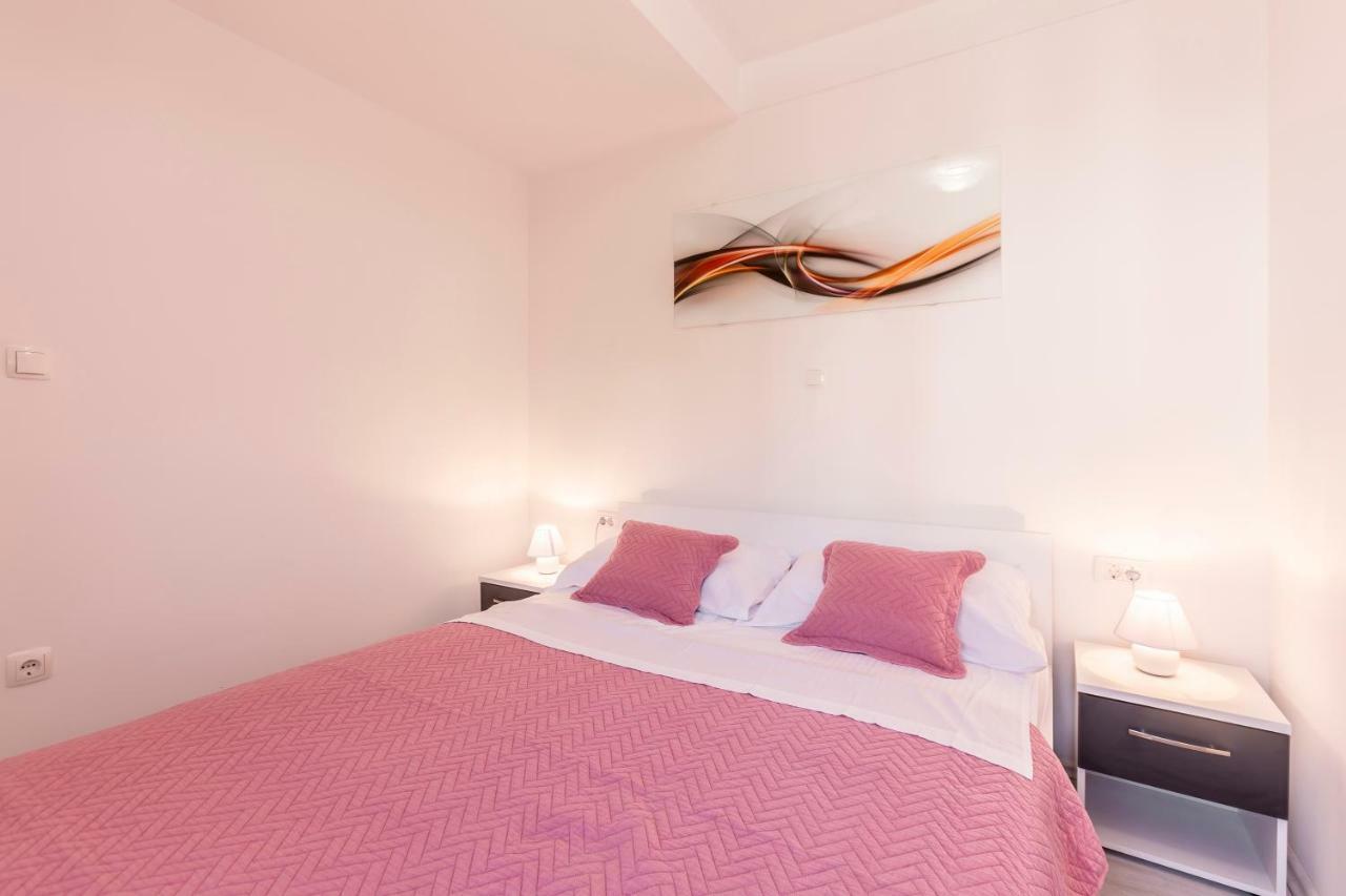 Apartments Karlo Подстрана Екстериор снимка