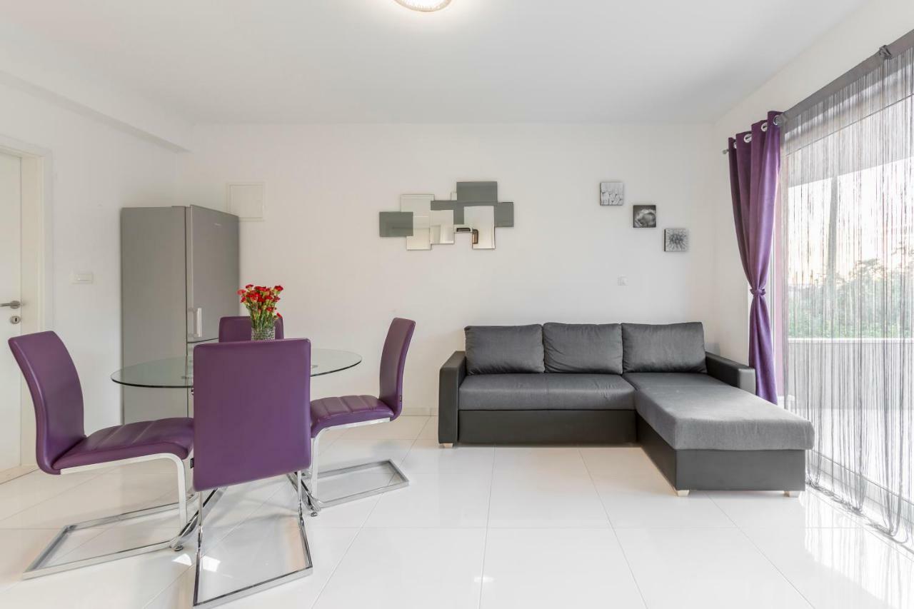Apartments Karlo Подстрана Екстериор снимка