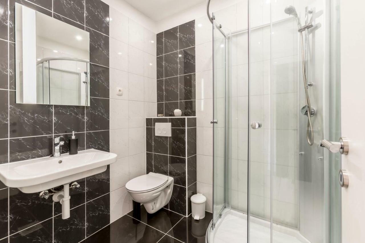 Apartments Karlo Подстрана Екстериор снимка