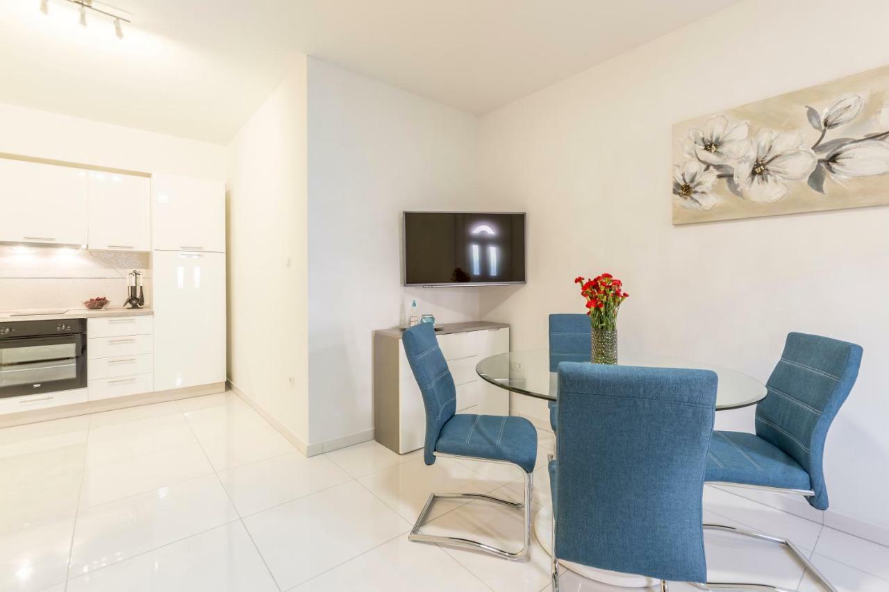 Apartments Karlo Подстрана Екстериор снимка